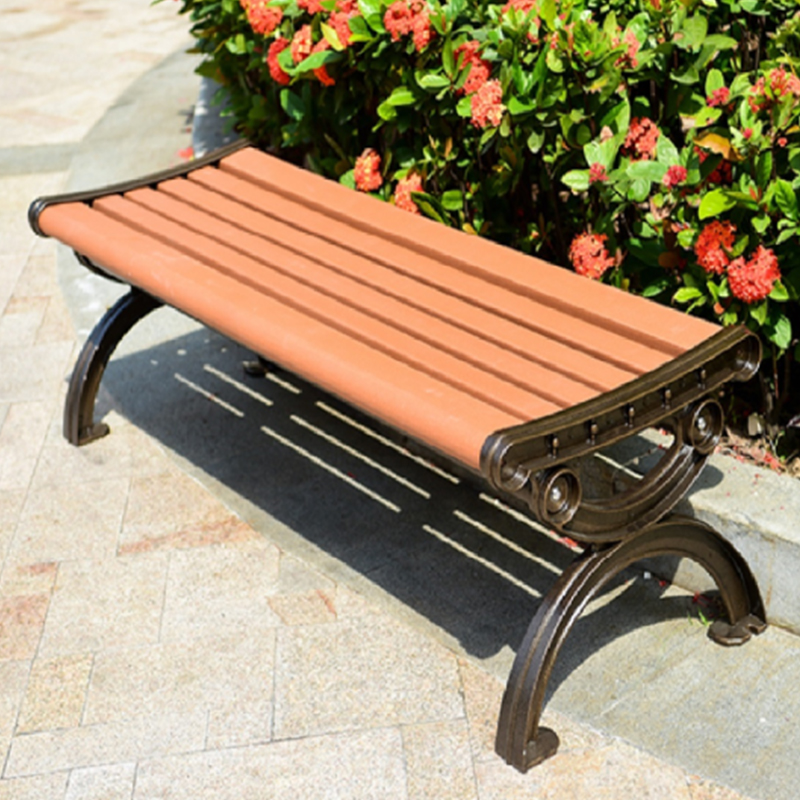 Panca da giardino curva in WPC per esterni di vari stili