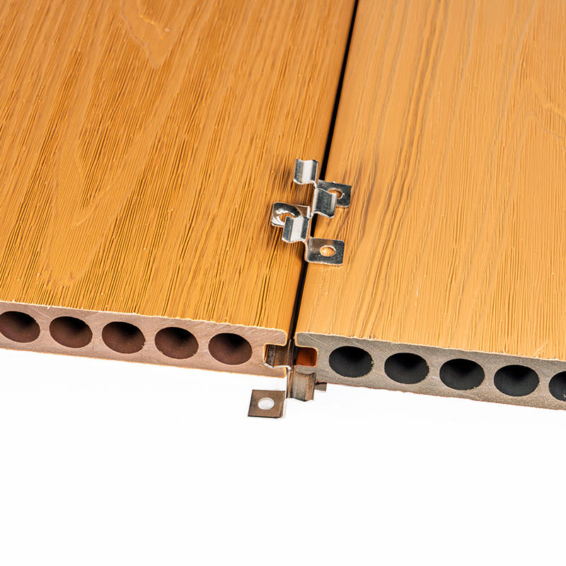 Clip in acciaio inossidabile per decking composito